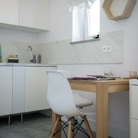 Willow Pillow Nowowiejska Apartment Warsaw